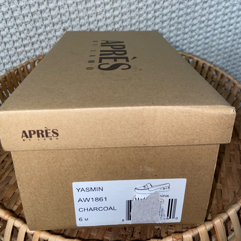 Aprés by Lamo Yasmin Charcoal Faux Fur Moccasins NEW IN BOX - Picture 8 of 9